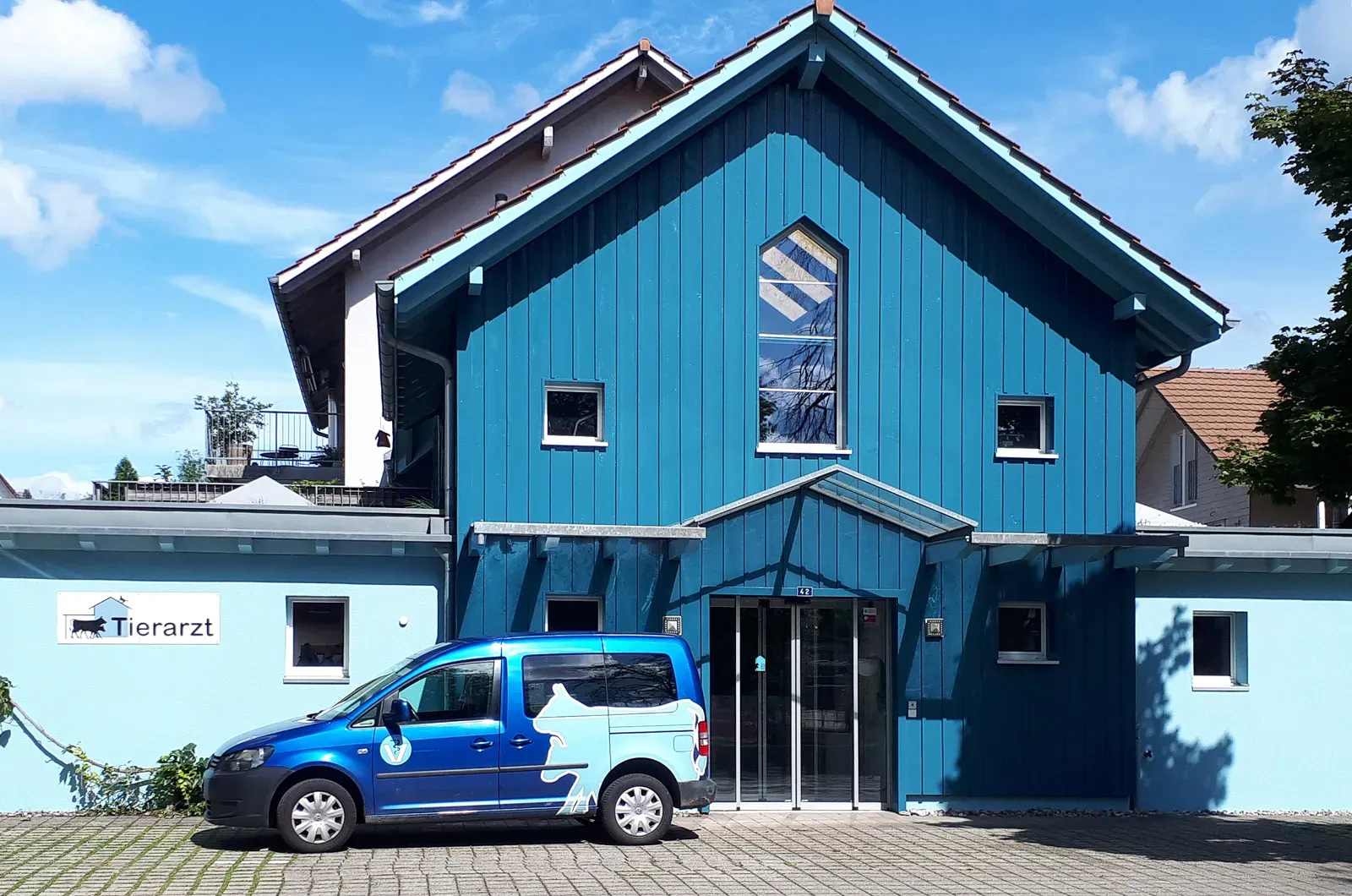 TIERARZTPRAXIS im blauen Haus AG