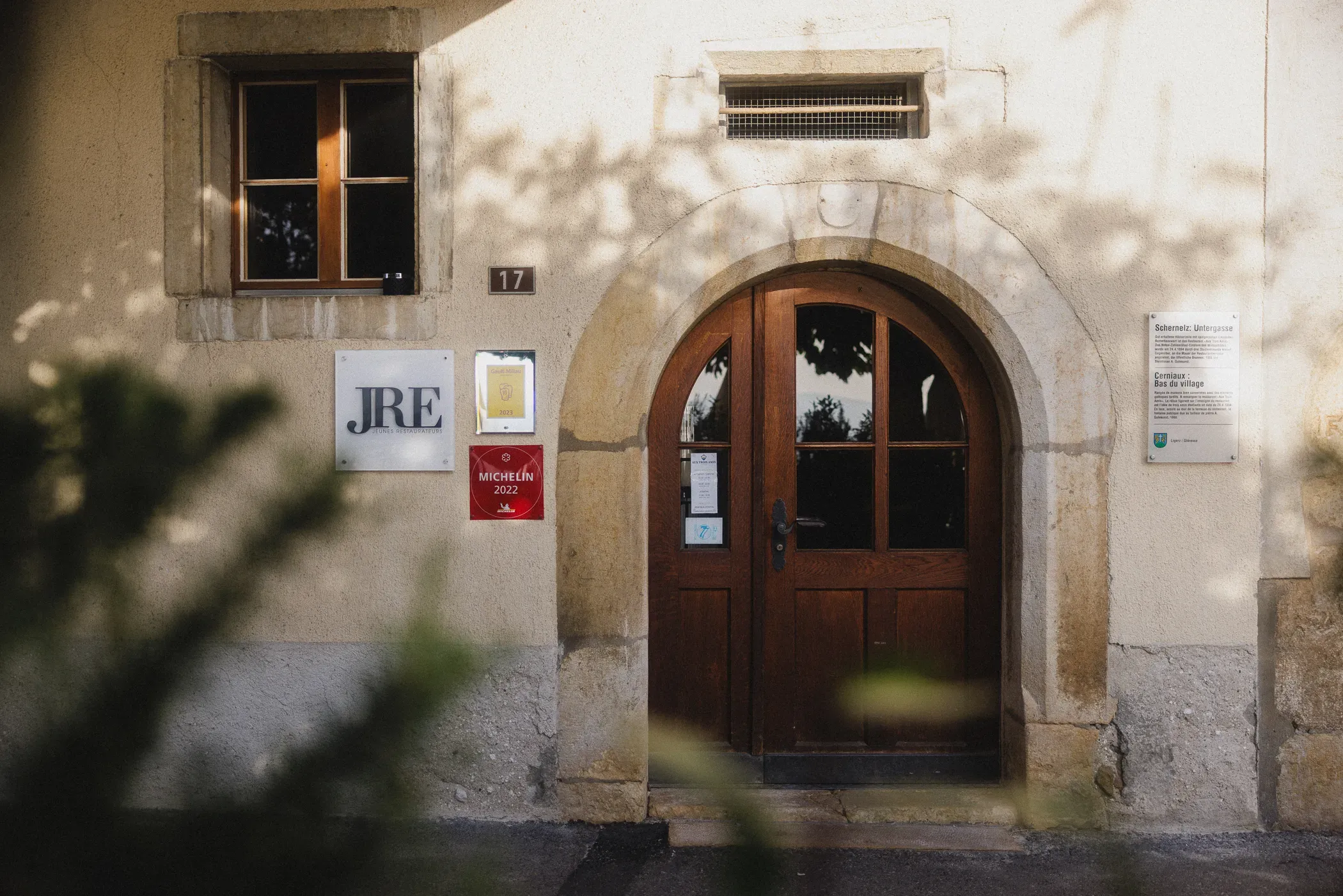 Aux Trois Amis Schernelz GmbH